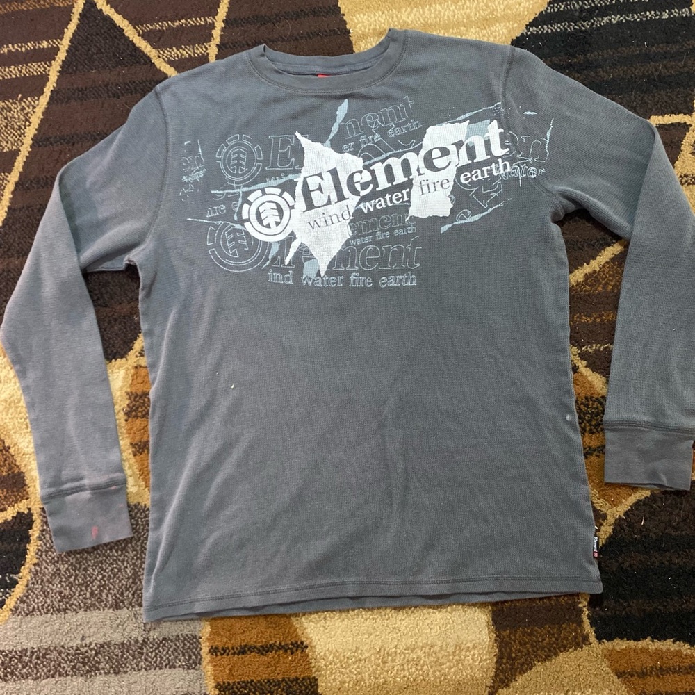 Y2K Men’s element gray wind water, fire, earth continents graphic sweater.